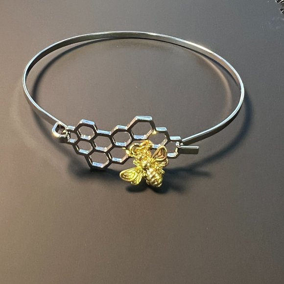 Honey Bee and Hive Silver Tone Hook Closure Bangle Bracelet - Picture 1 of 5